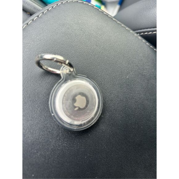 Apple air tag new with the case - Picture 2 of 2